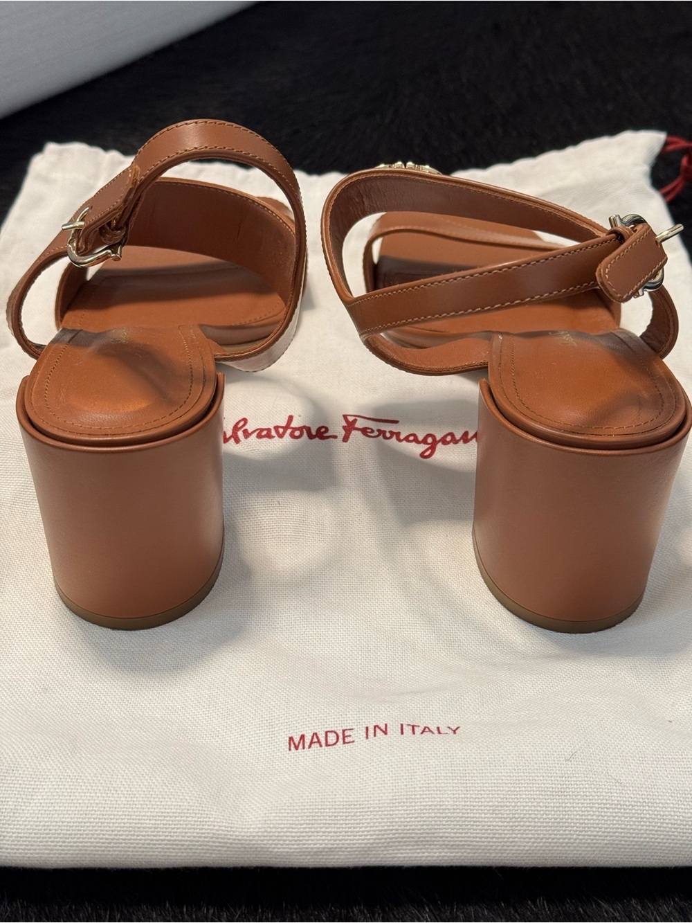 Salvatore Ferragamo Gancini Logo-Plaque Leather Block Heel Sandals - Picture 6 of 6
